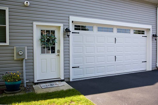24/7 Emergency Garage Door Panel Replacement experts in Loup County County, NE